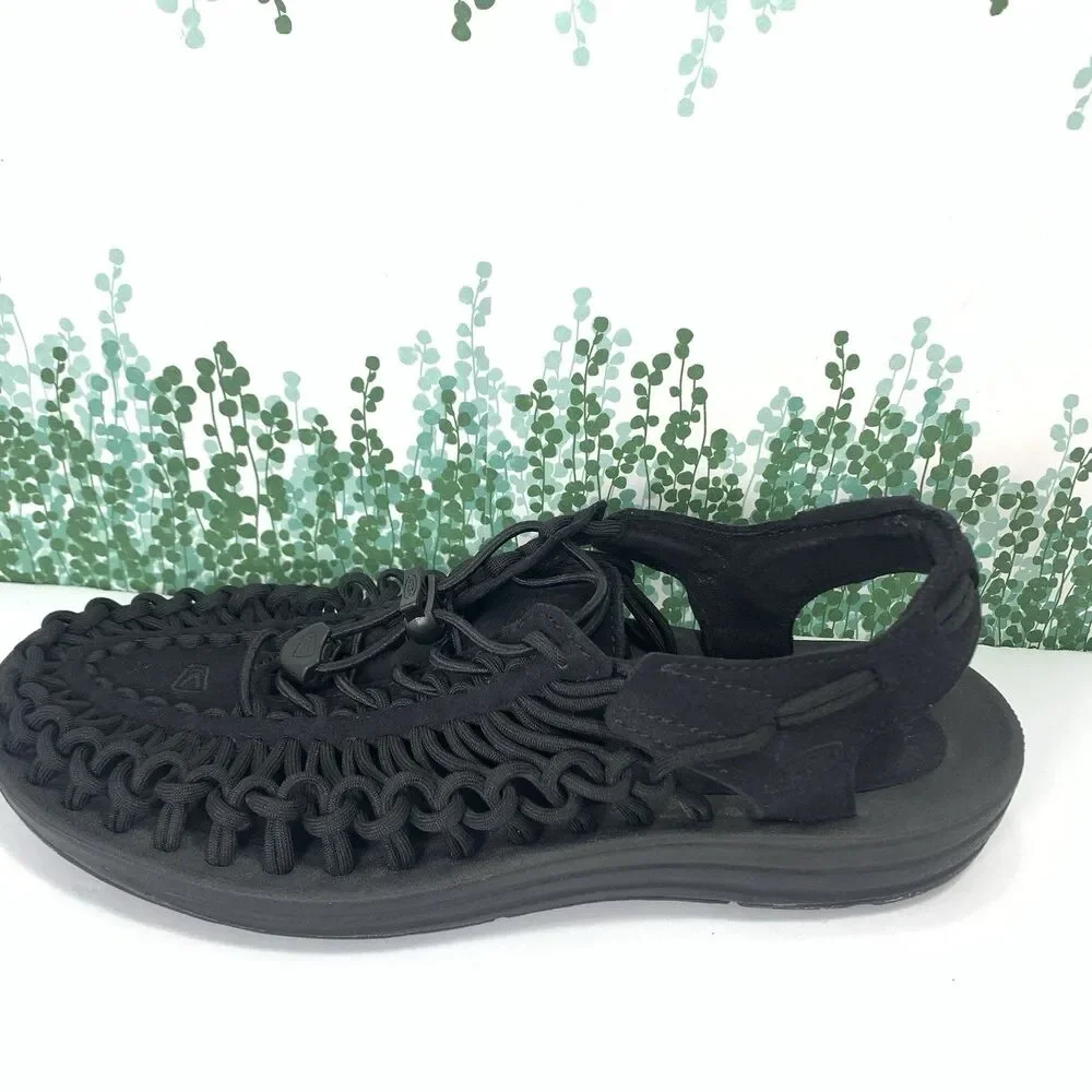 Keen Women’s Black Waterproof Hiking Nature Enclosed Sandals Size 39.5 EU/9 US